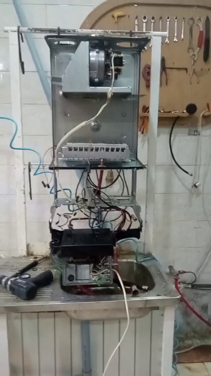 سرویس و تعمیر پکیج.آبگرمکن.کولر آبی صادق