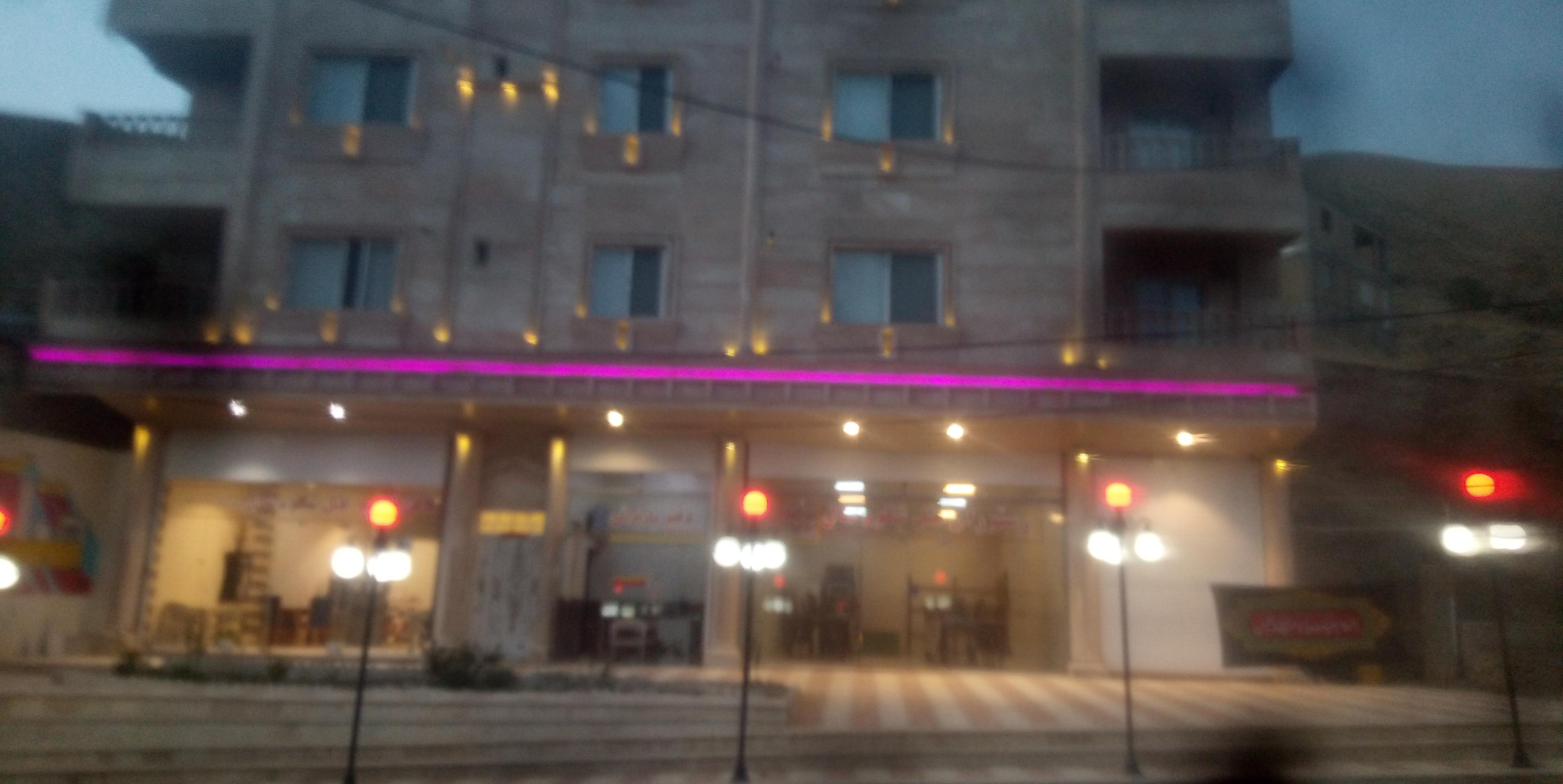 هتل رستوران ۳ستاره شکوه