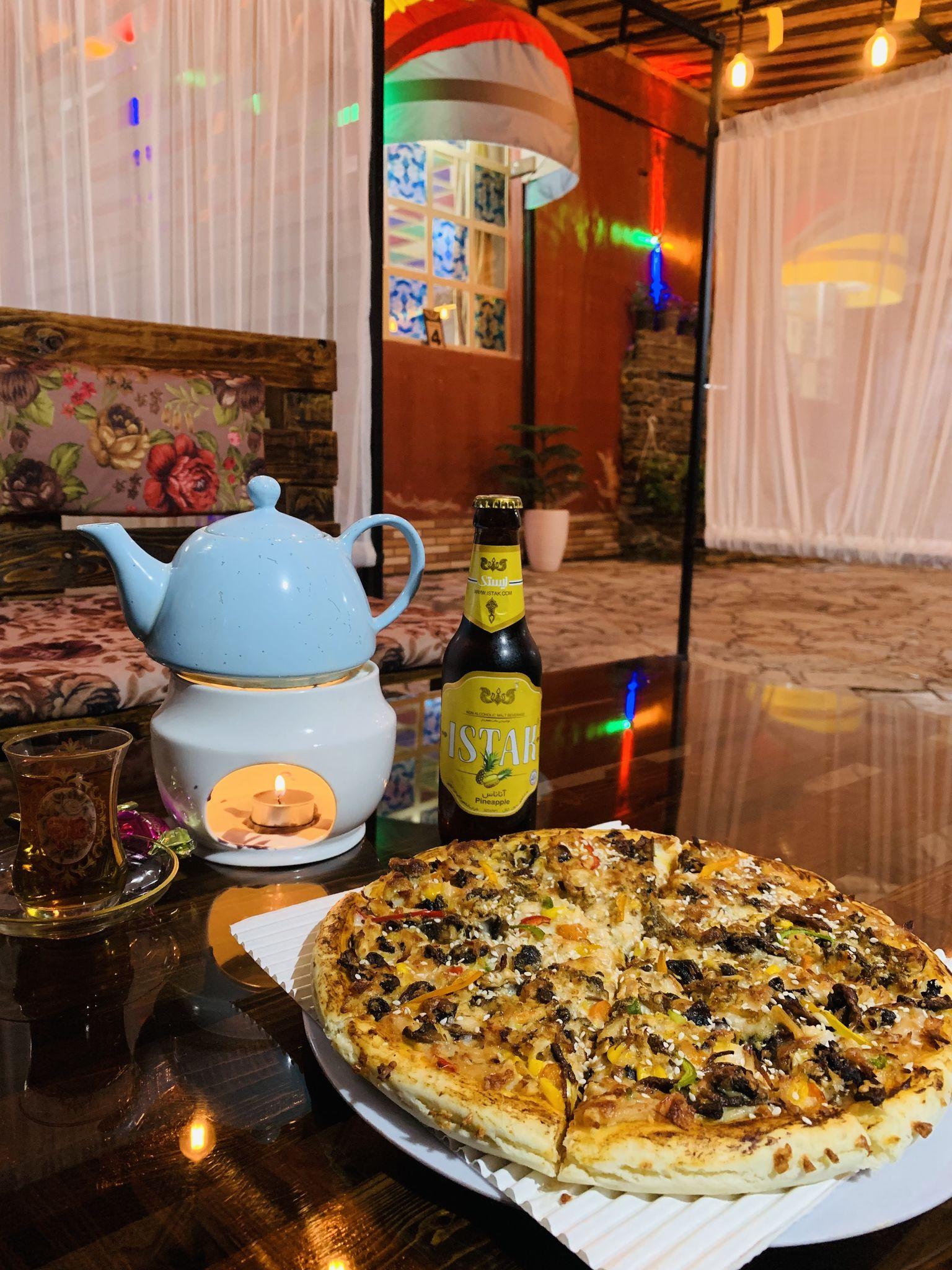 کافه بلوط