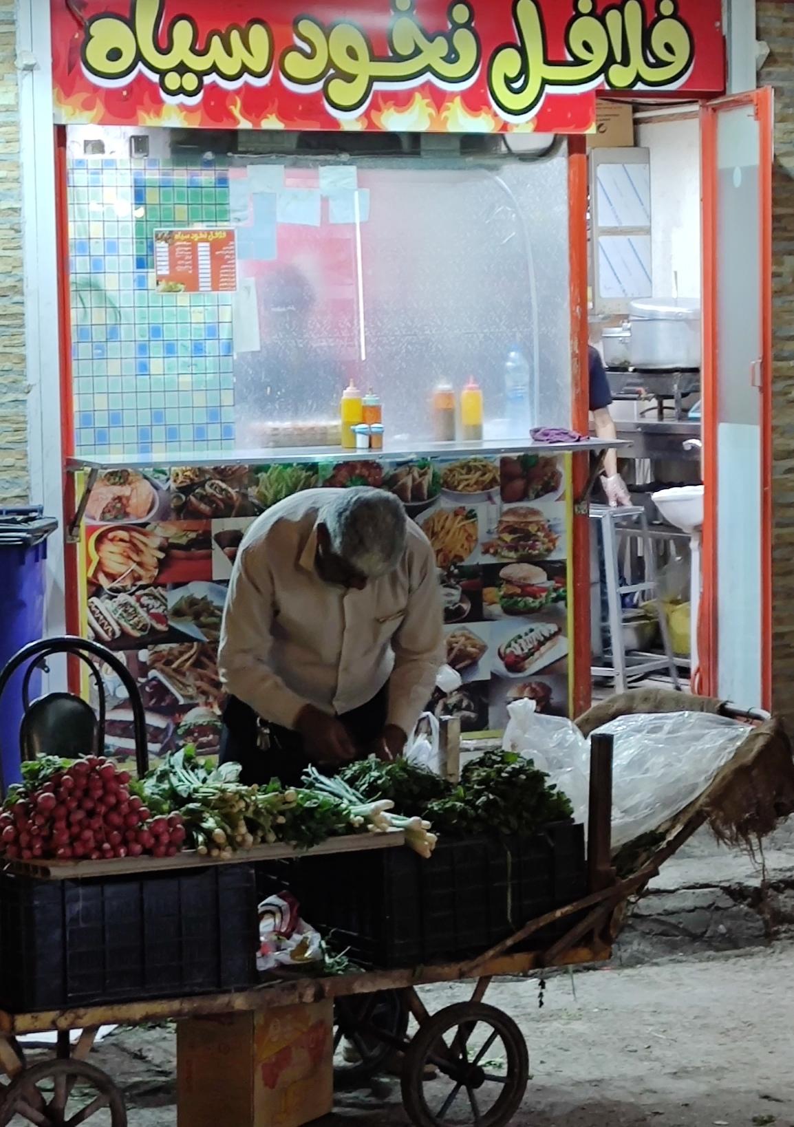 فلافل و سمبوسه زیتون