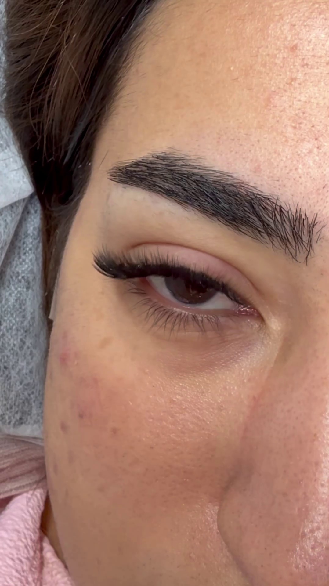 اکستنشن مژه و لیفت مژه و ابرو شیرین