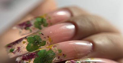 خدمات تخصصى کاشت ناخن سونيا