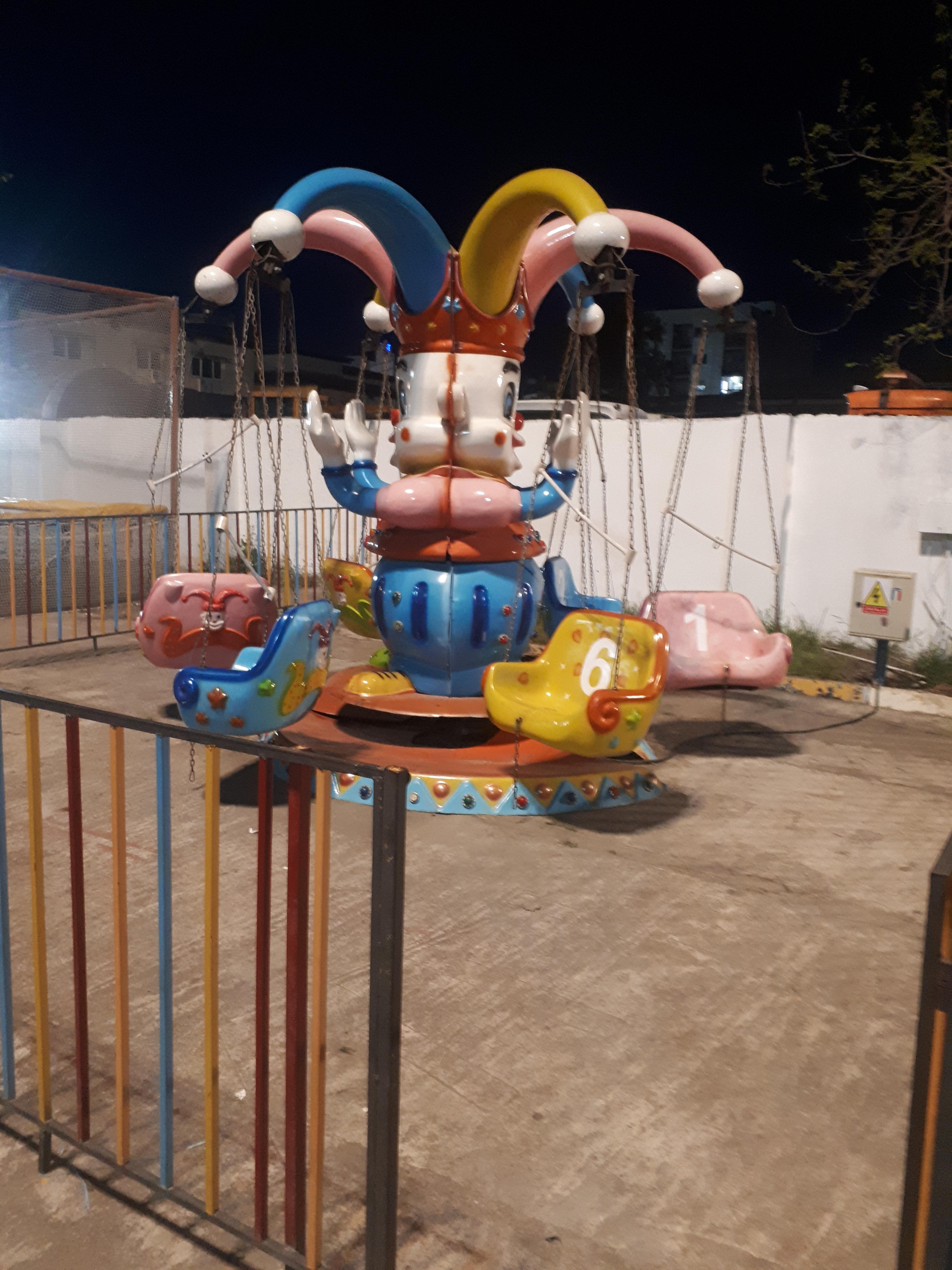 مجموعه تفریحی ماه