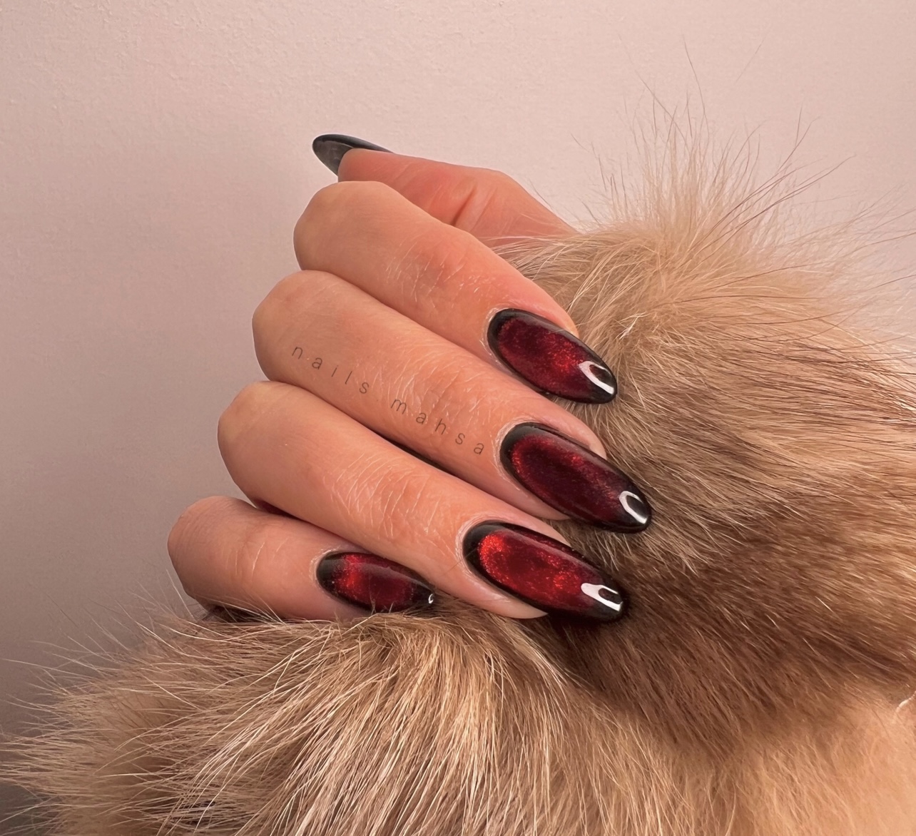 سالن تخصصى كاشت ناخن مهسا ميرواسع