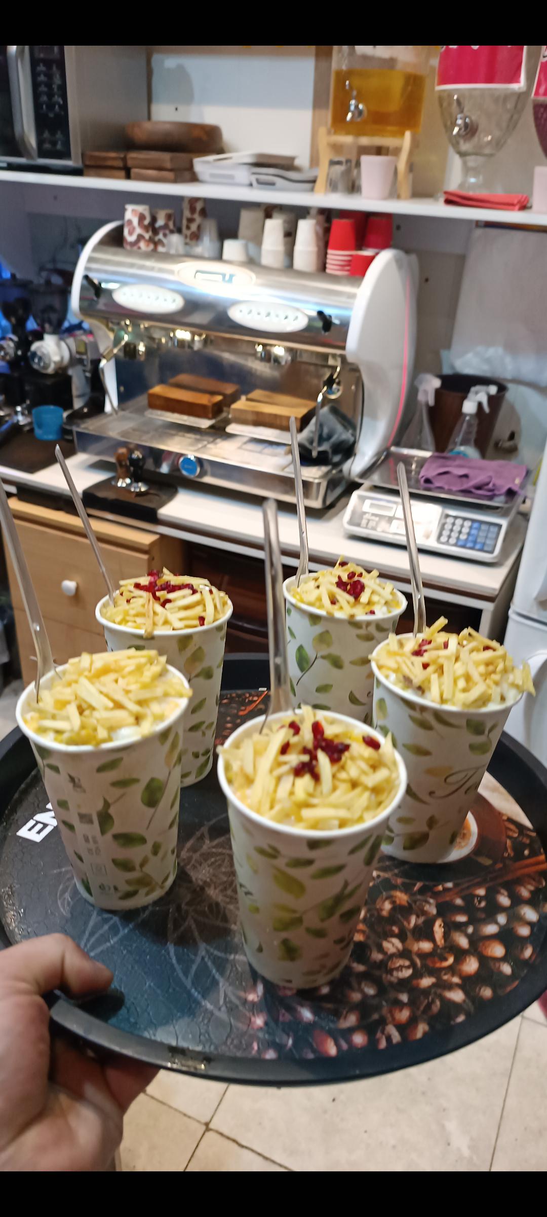 کافه تریا آبشار