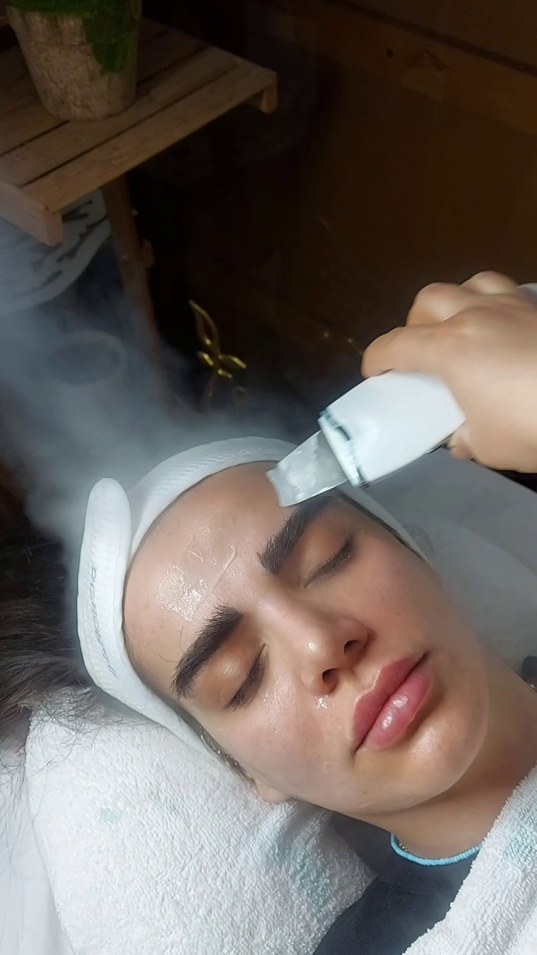 سالن وی آی پی پاکسازی پوست یاقوت