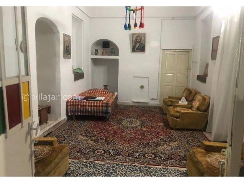 اقامتگاه بومگردی منقل