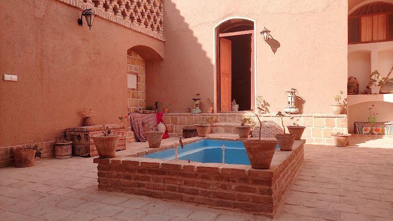 بوم‌گردی سرای مهر خراشاد