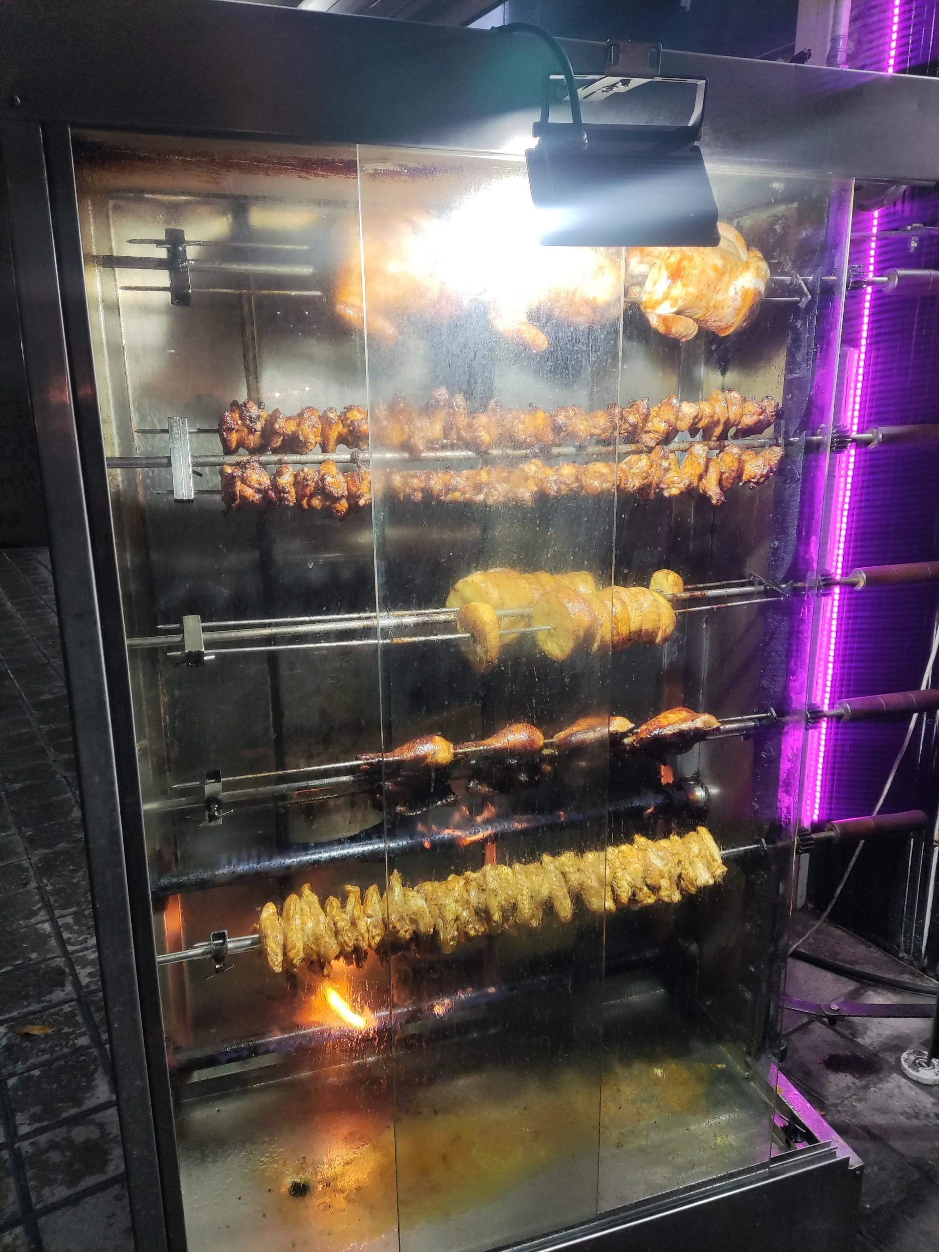 اکبر جوجه برادران کلبادی