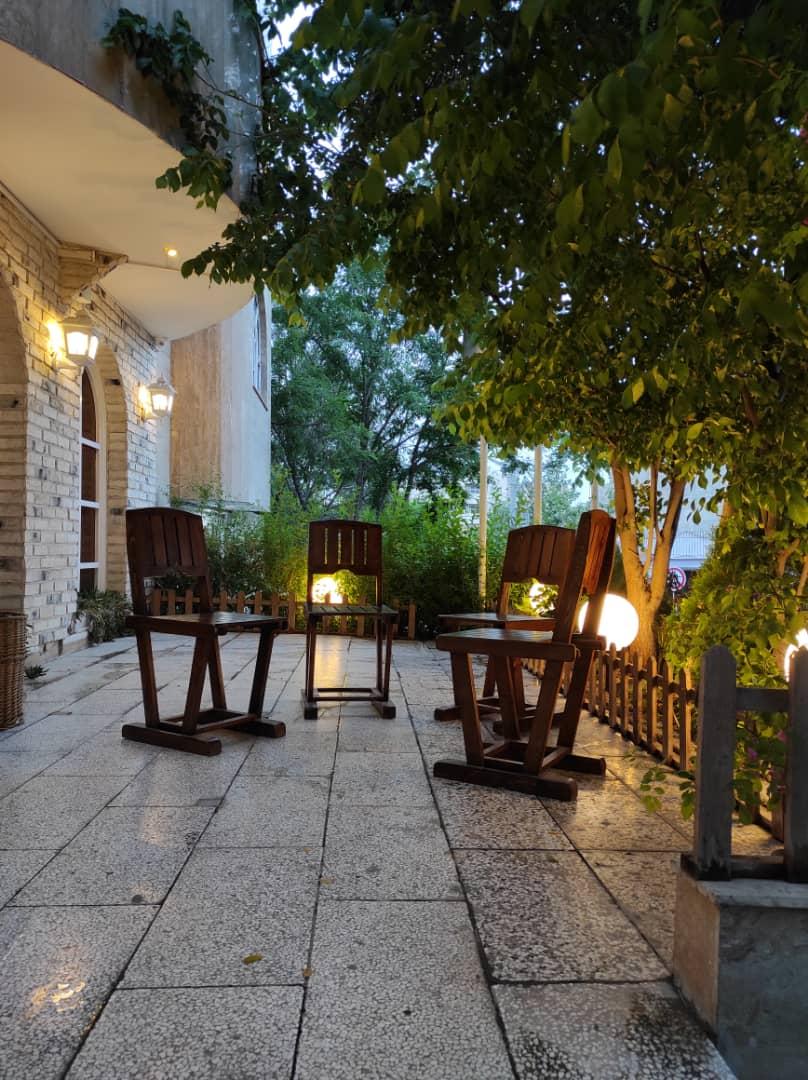 کافه داریوش