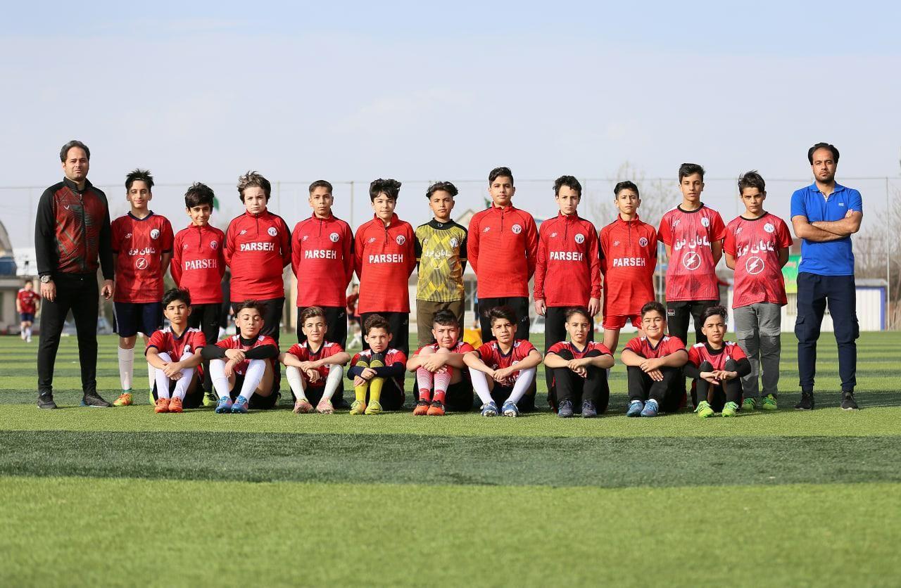 زمین فوتبال آذرآب