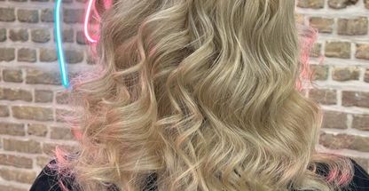 آرایشگاه زنانه راضیه کمالی