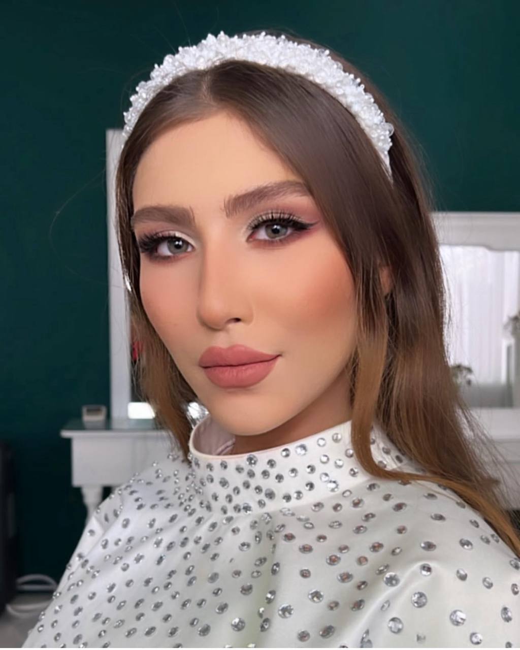 خدمات زیبایی میکاپ و شنیون فاطیما