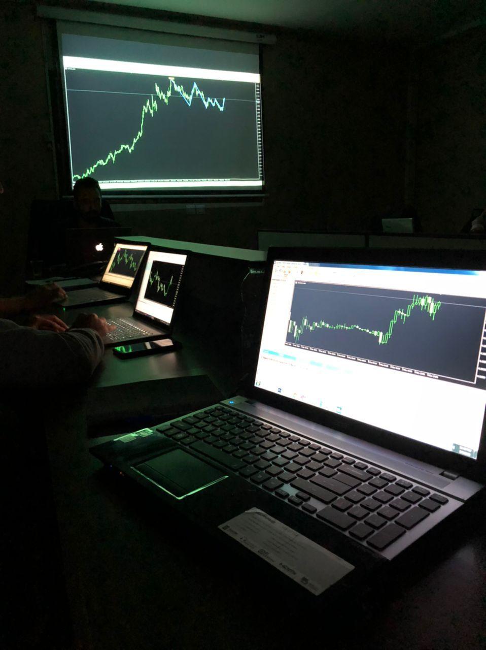 .موسسه آموزشی و فنی حرفه ای آسان تجارت دیجیتال