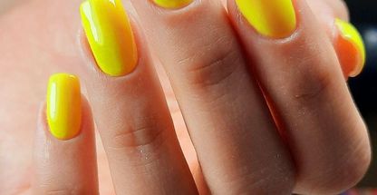 سالن زیبایی قرمز