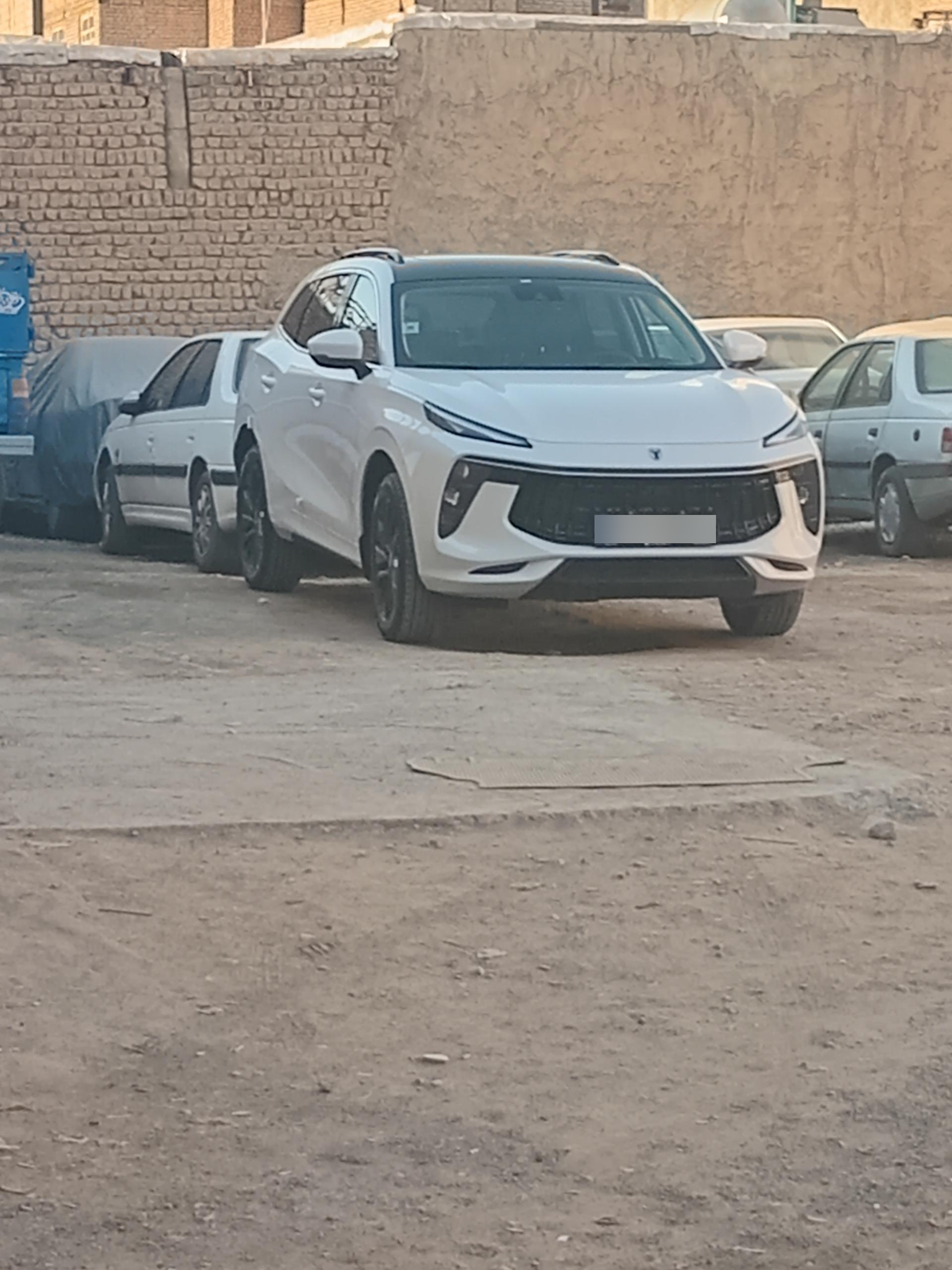 پارکینگ شبانه روزی قایم
