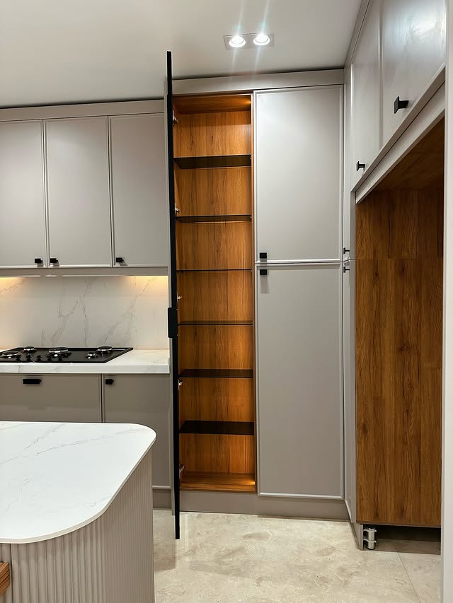 کابینت دمان آرا 20 سال سابقه