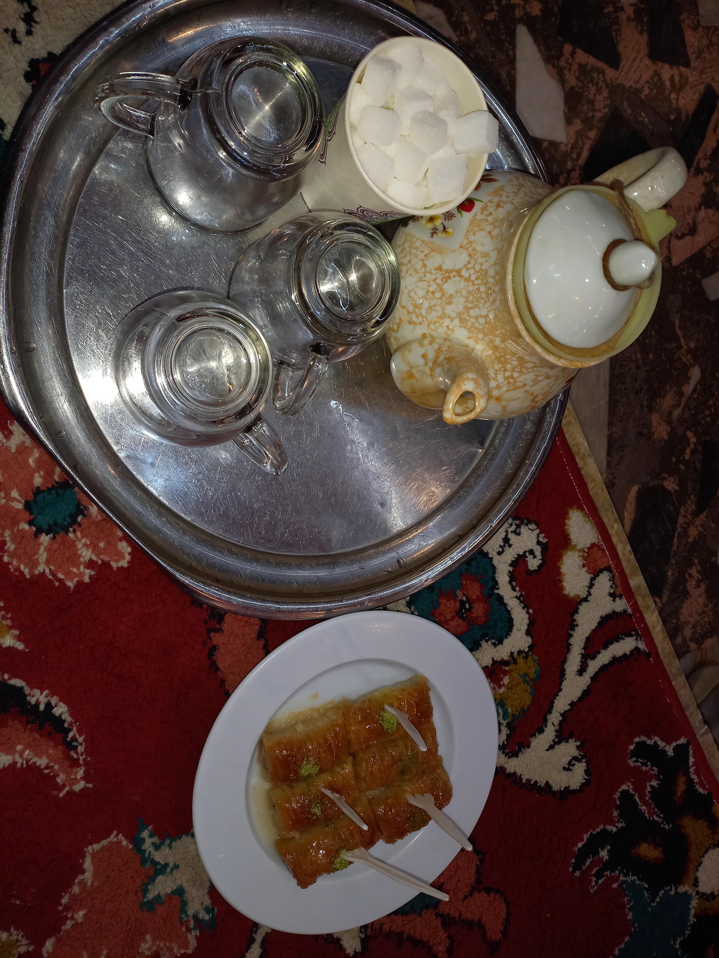 رستوران سنتی عباس خدادوست