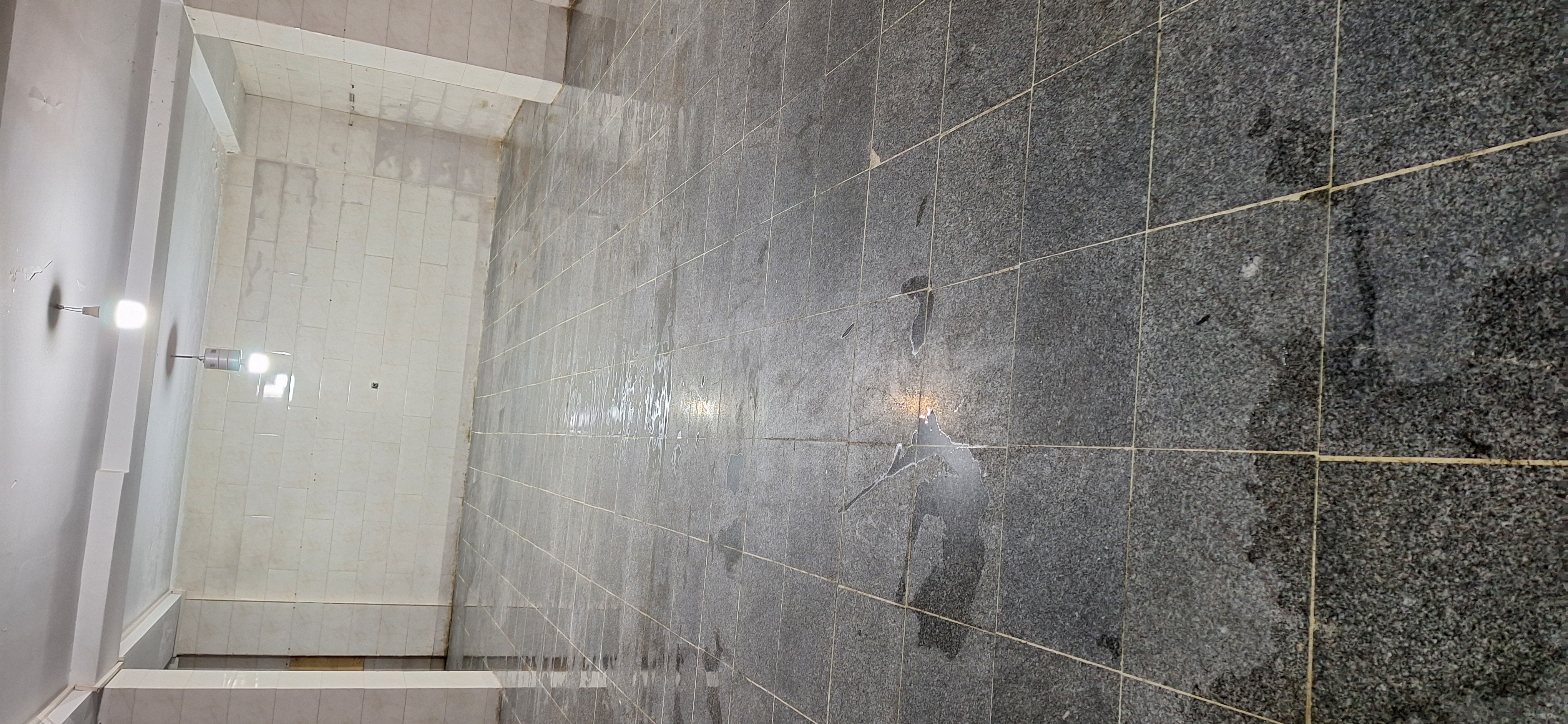 شرکت خدمات نظافت منزل و راه پله پاک سیما