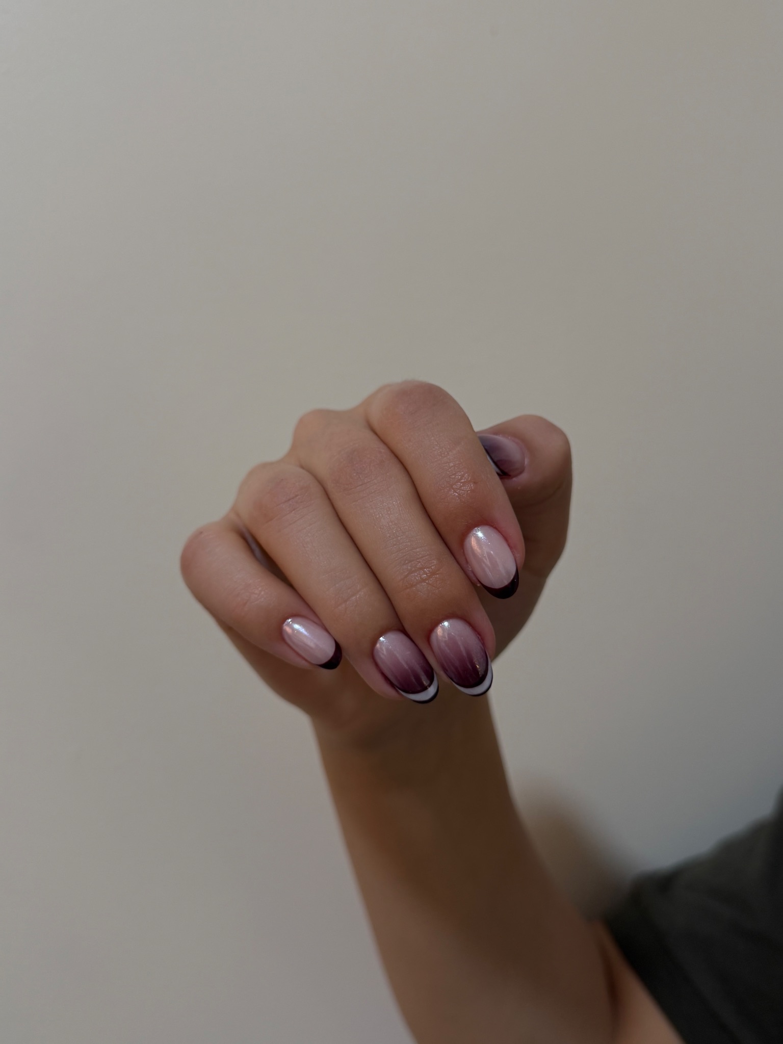 سالن تخصصی کاشت ناخن و مژه ثمینه حجازیان