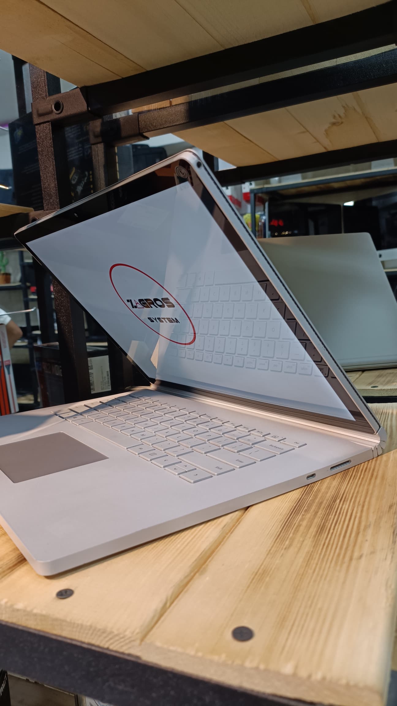 کامپیوتر آرین گستر