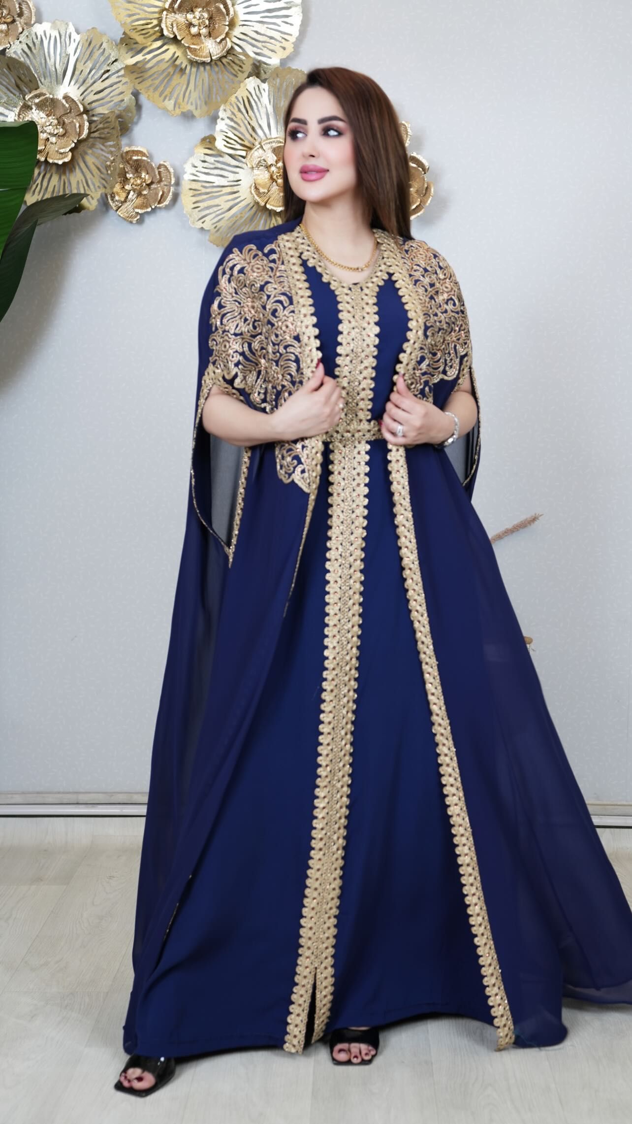 فروش انواع لباس مجلسی ومانتو عبا