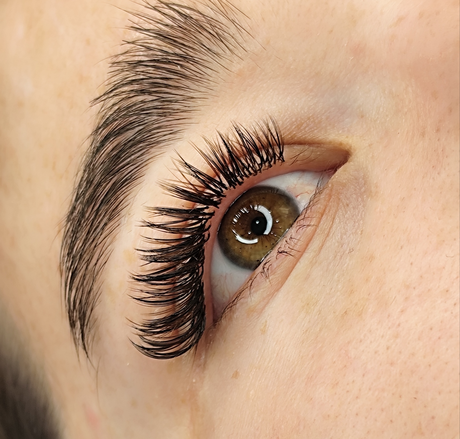 اکستنشن مژه غلامی