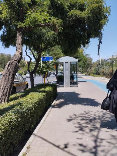 ایستگاه اتوبوس خیام جنوبی 13