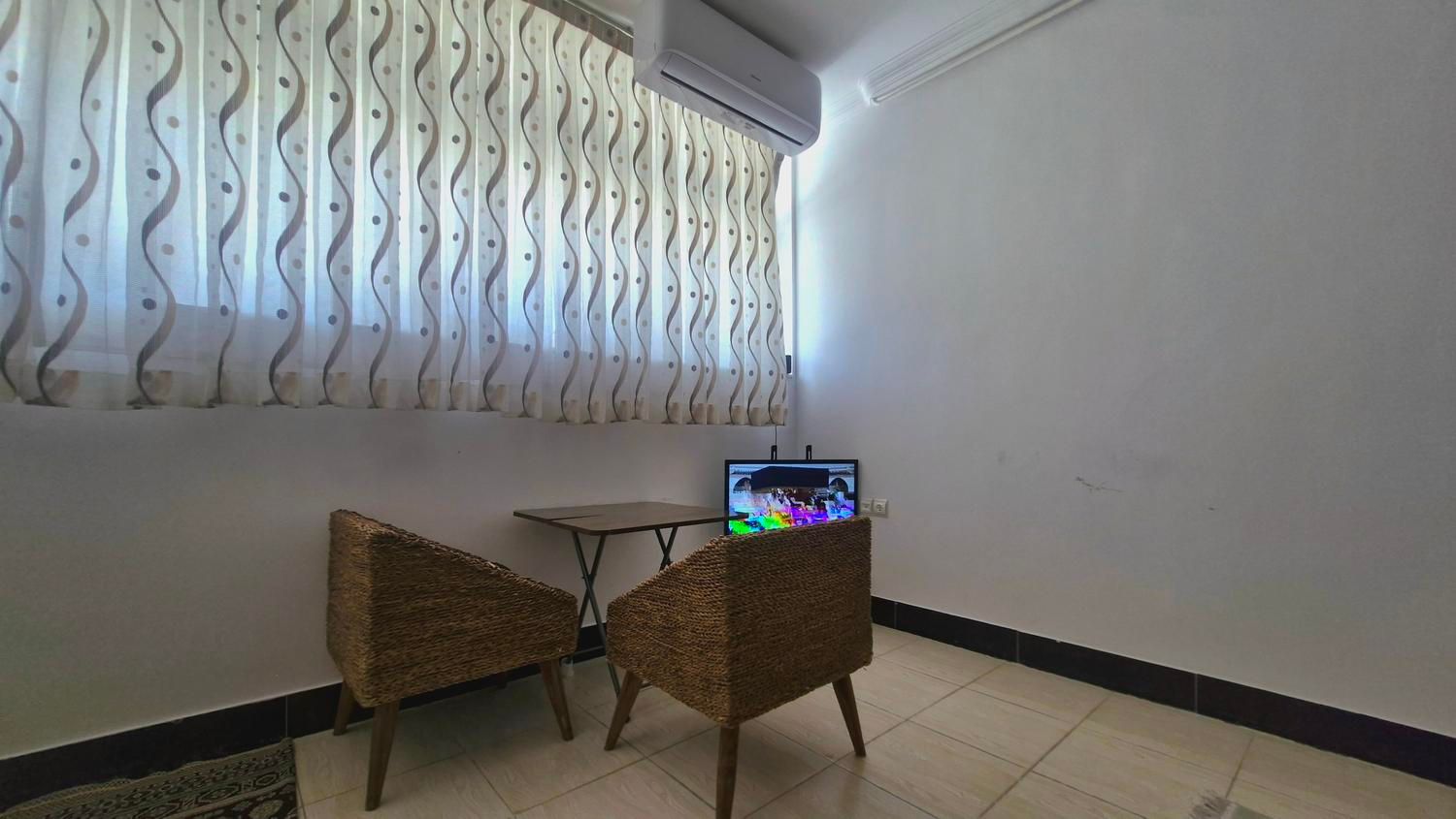 سوییت مهاباد سویت نزدیک تناکورا