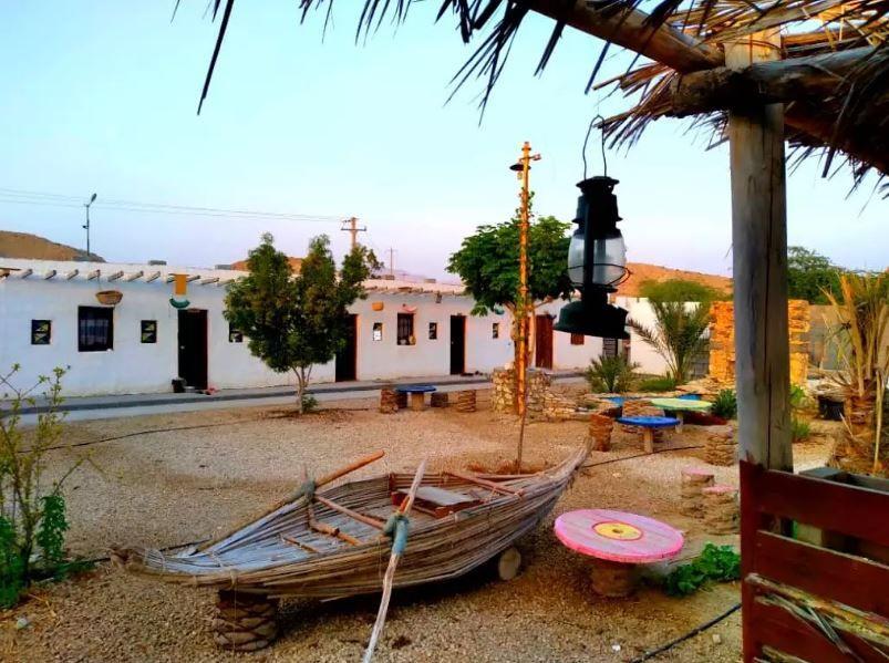 اقامتگاه بومگردی میداف