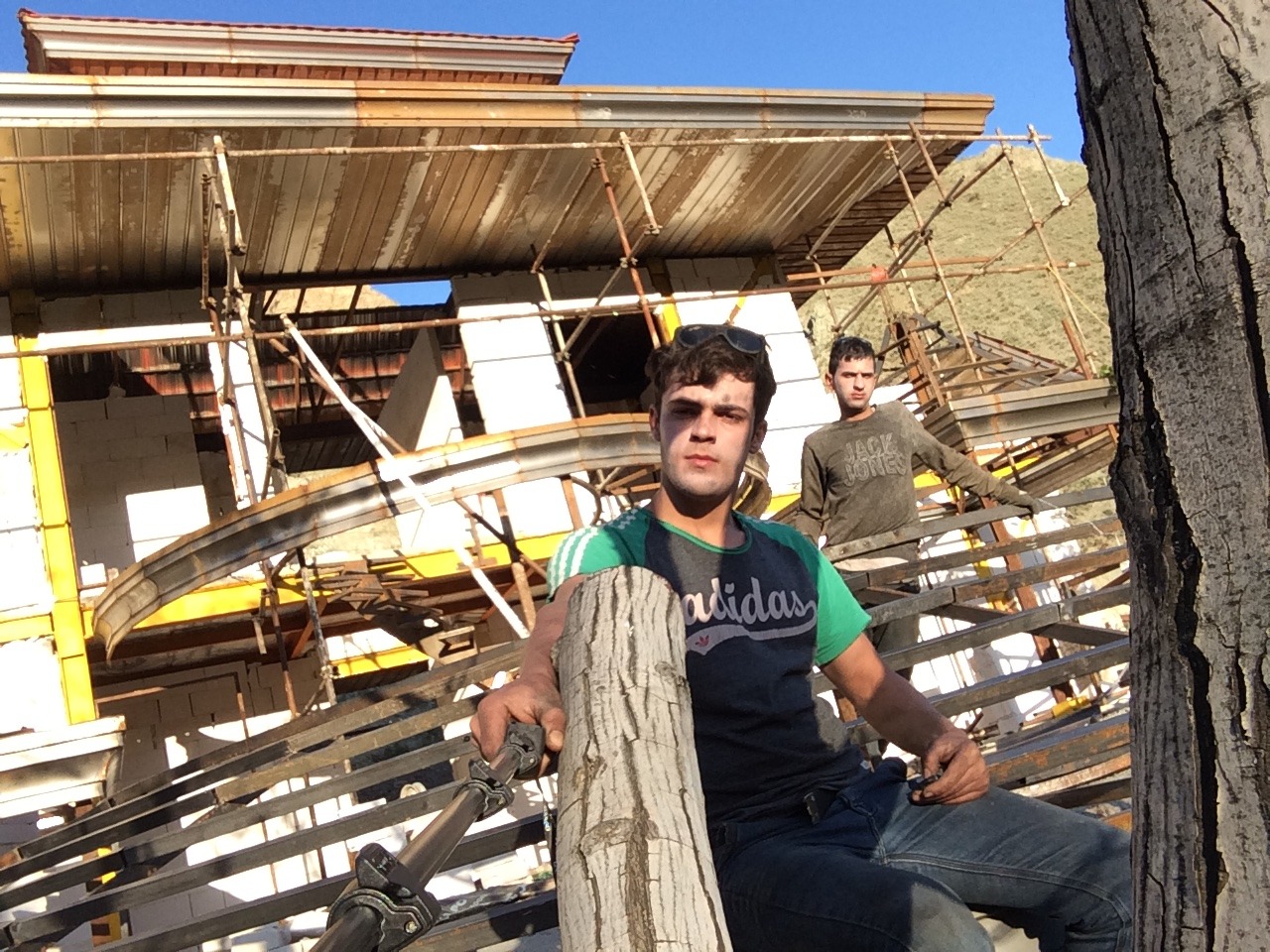 سقف شیروانی رنجدوست