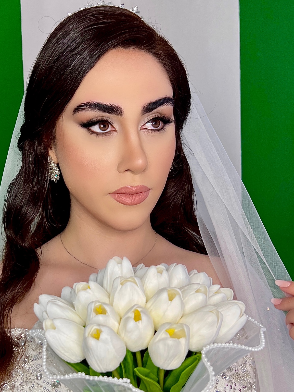 سالن زیبایی یاقوت  میکاپ وشنیون عروس و..