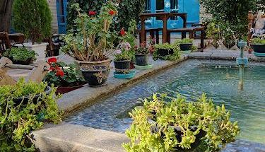 Hatef Traditional Guesthouse