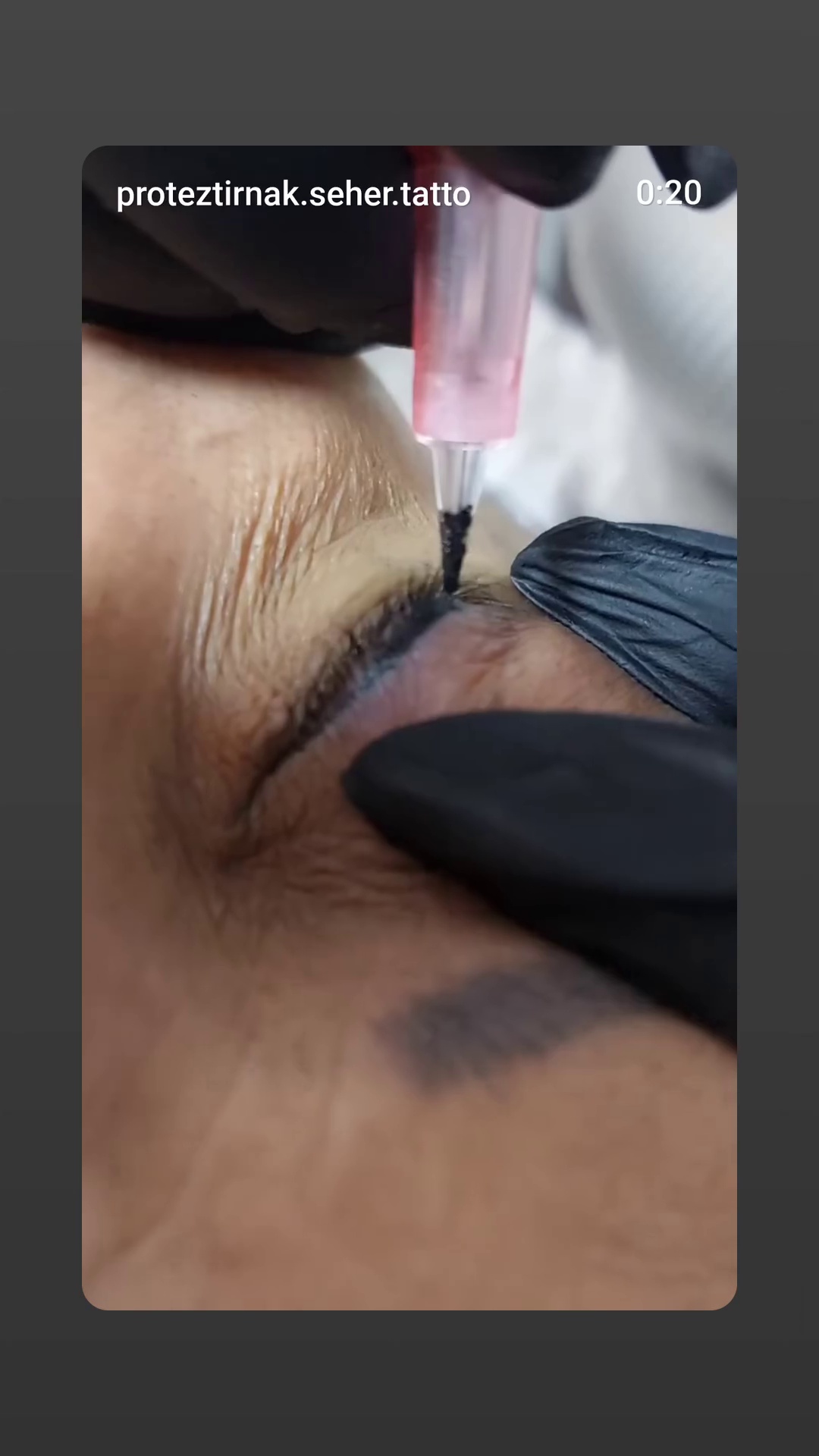 روفیا بیوتی خدمات کاشت ناخن و تتوی بدن