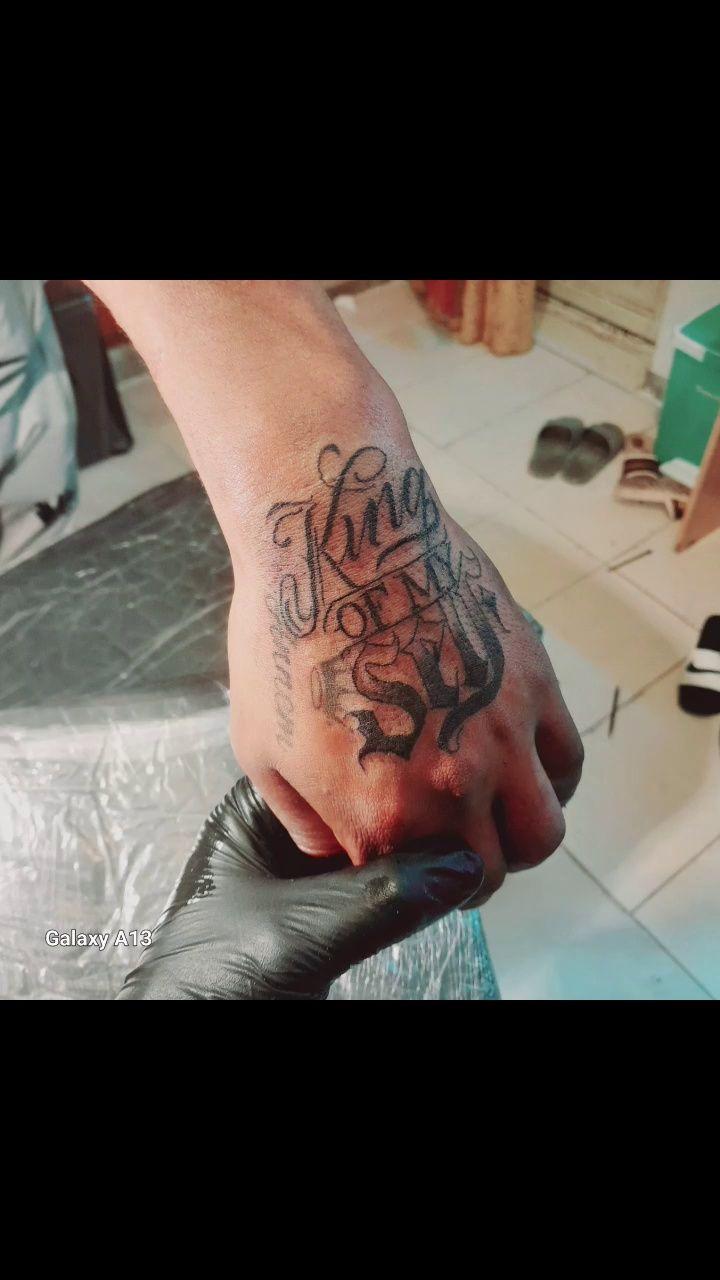 سالن تخصصی تاتو  (اجرا  و پاک کردن تاتو)