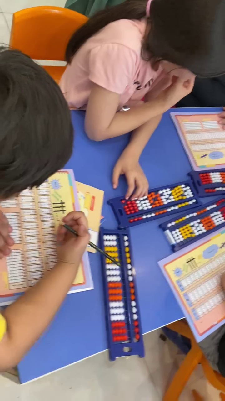 کودکستان خلاقیت ابر سفید