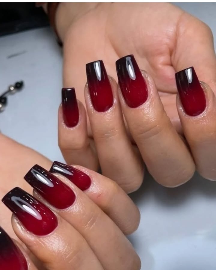 خدمات تخصصی ناخن یلدا