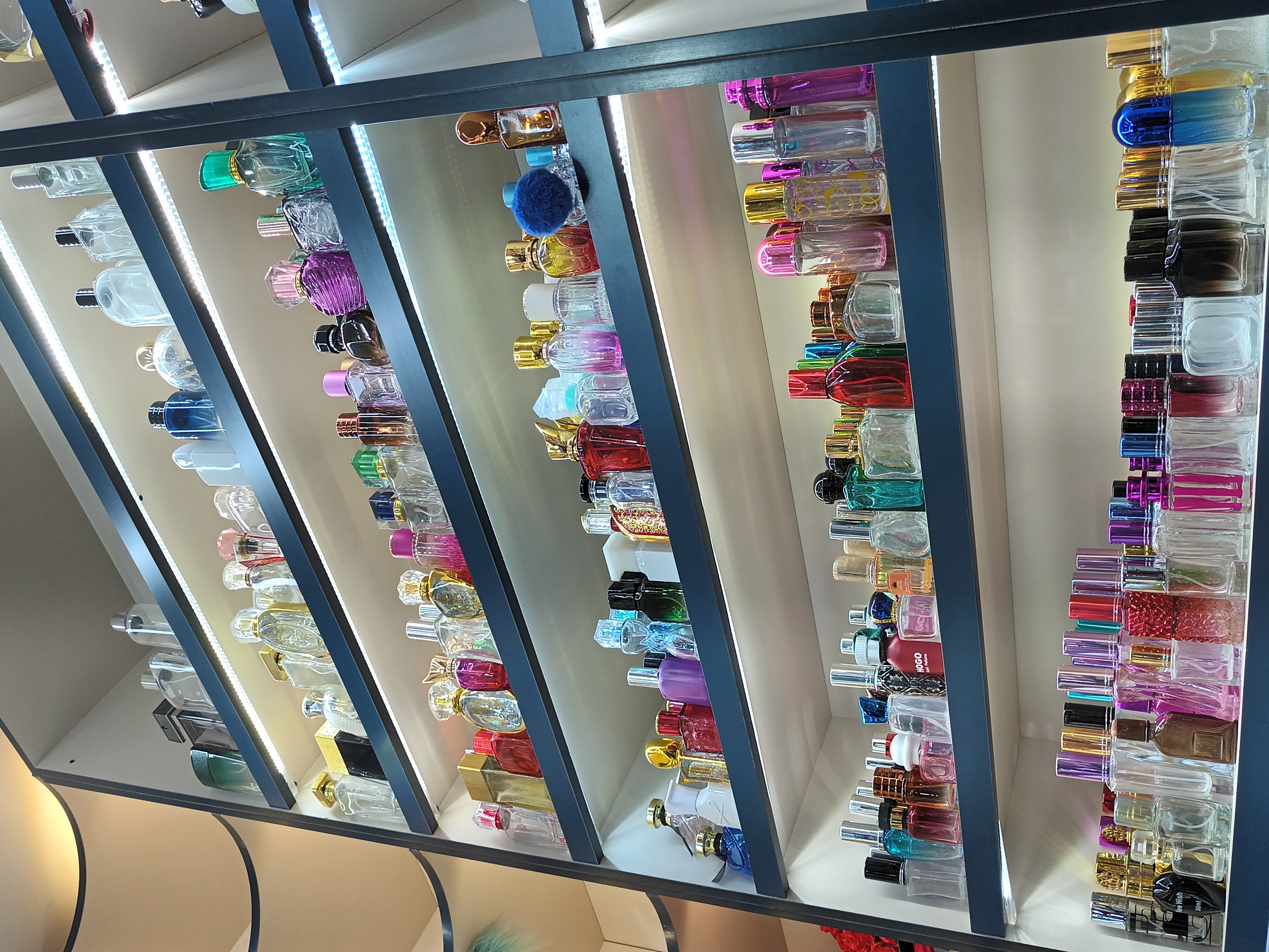 گالری عطر ساعت و عینک سلکت