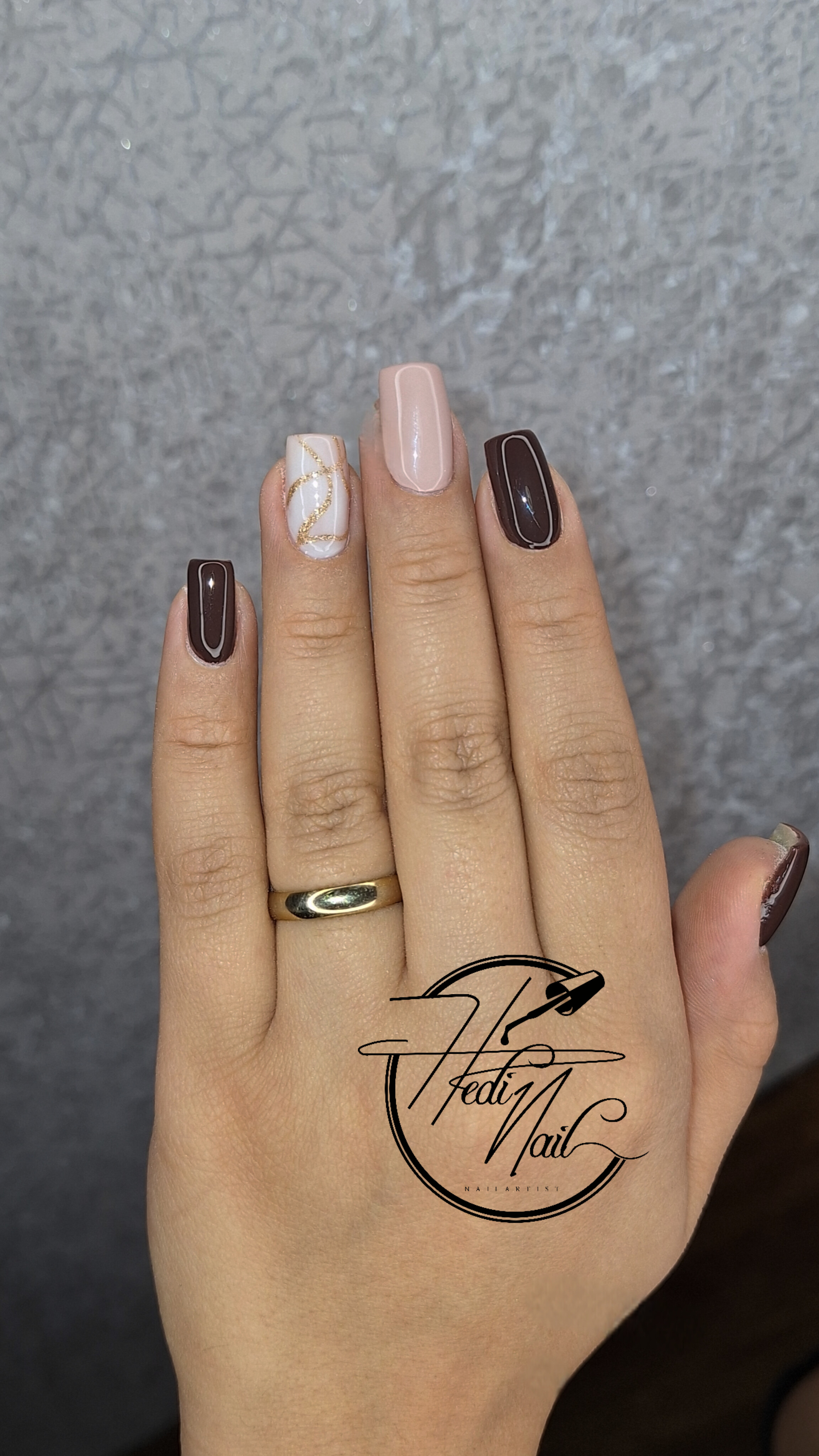 خدمات کاشت و ترمیم ناخن هدیه