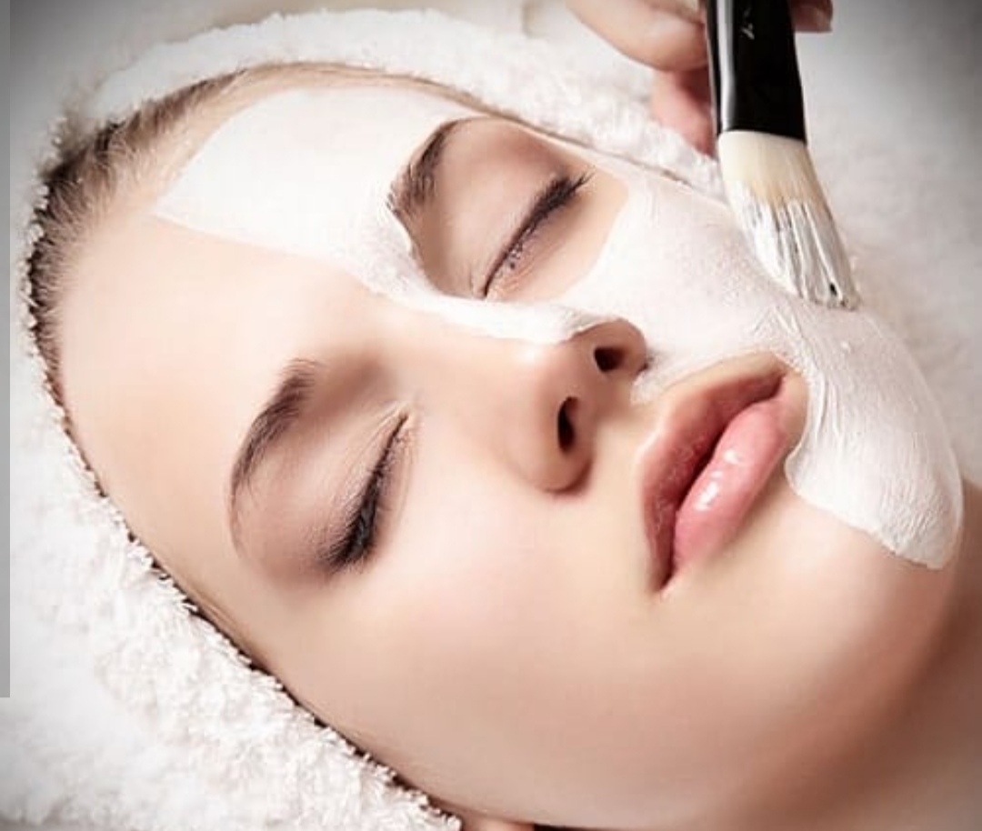 پاکسازی صورت زهرا