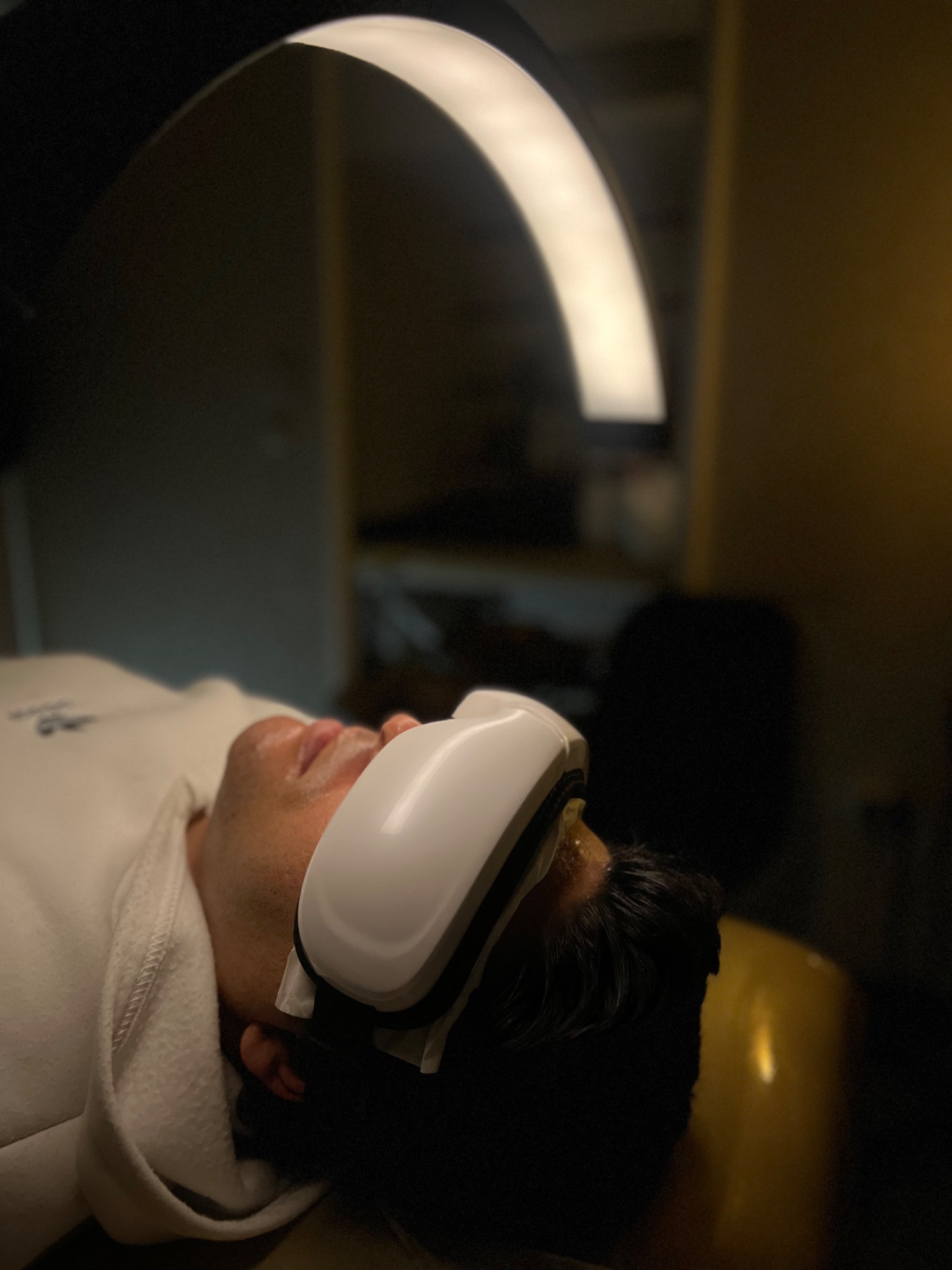 مرکزتخصصی فیشال وپاکسازی پوست آزیتا نوری