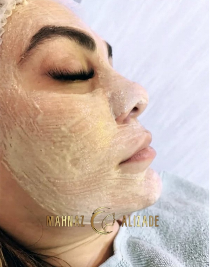 خدمات پاکسازی و فشیال پوست مهناز