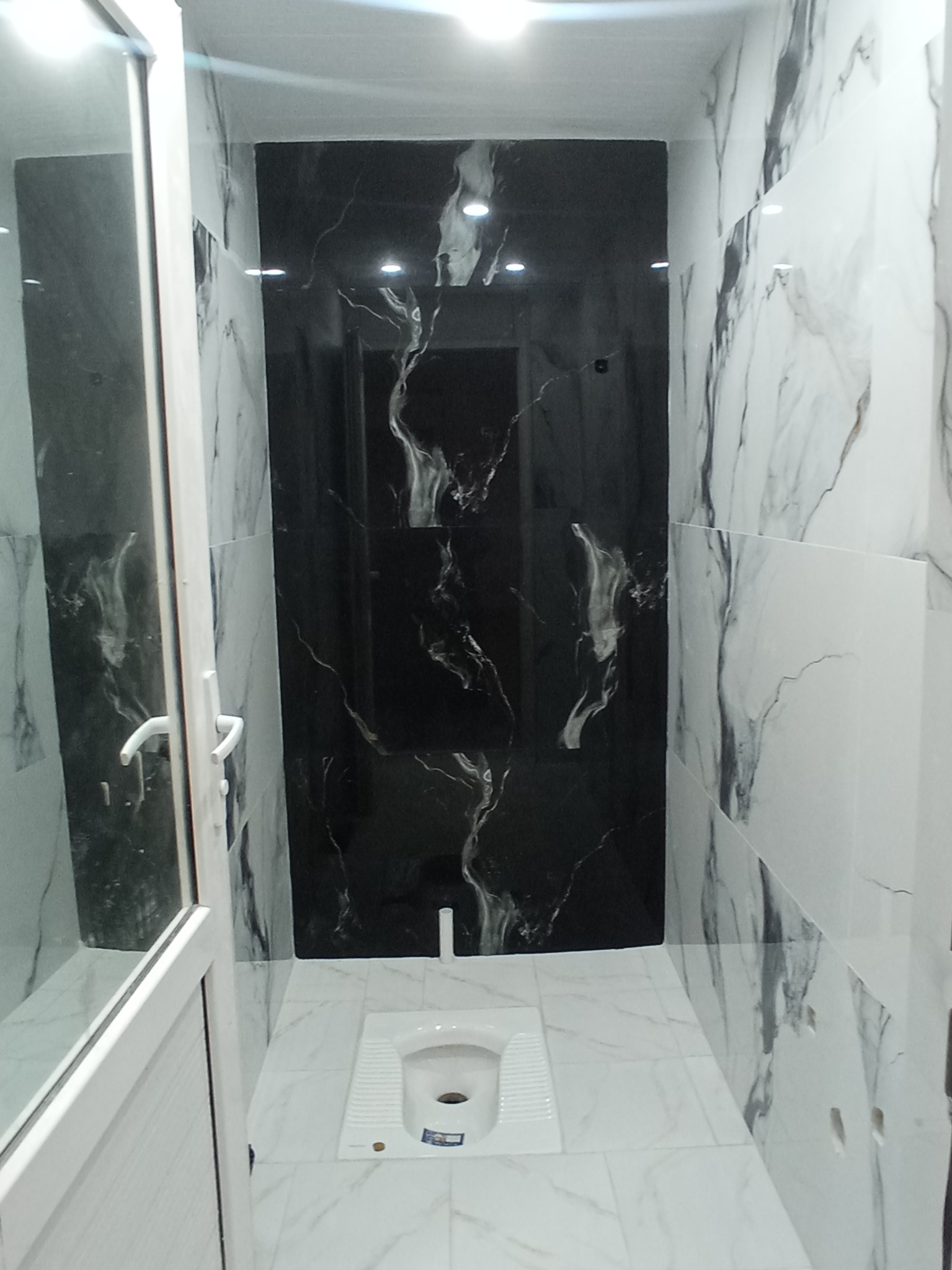 نصاب کاشی و سرامیک کف وبدنه