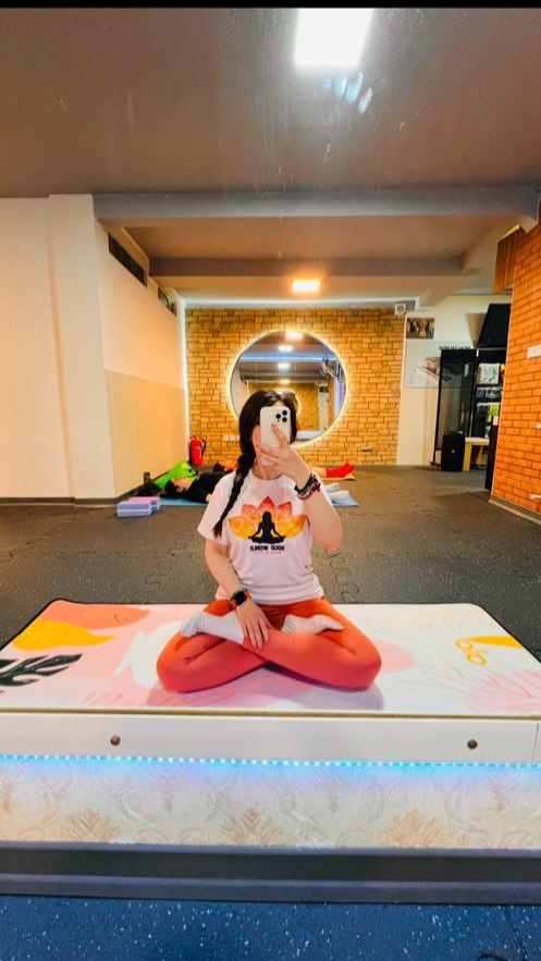 مربی یوگا صفورا طاهری