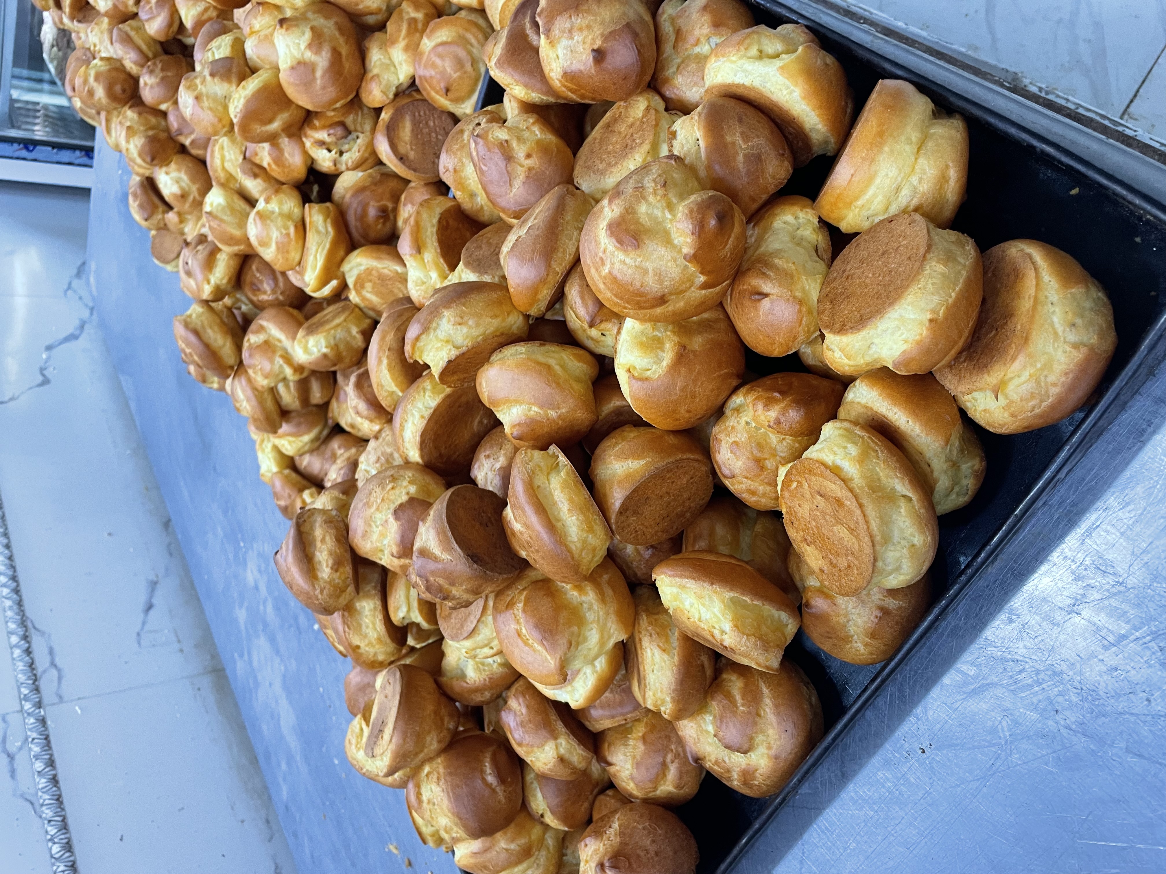 شیرینی فروشی رز