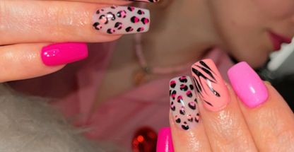 سالن کاشت ناخن شیما