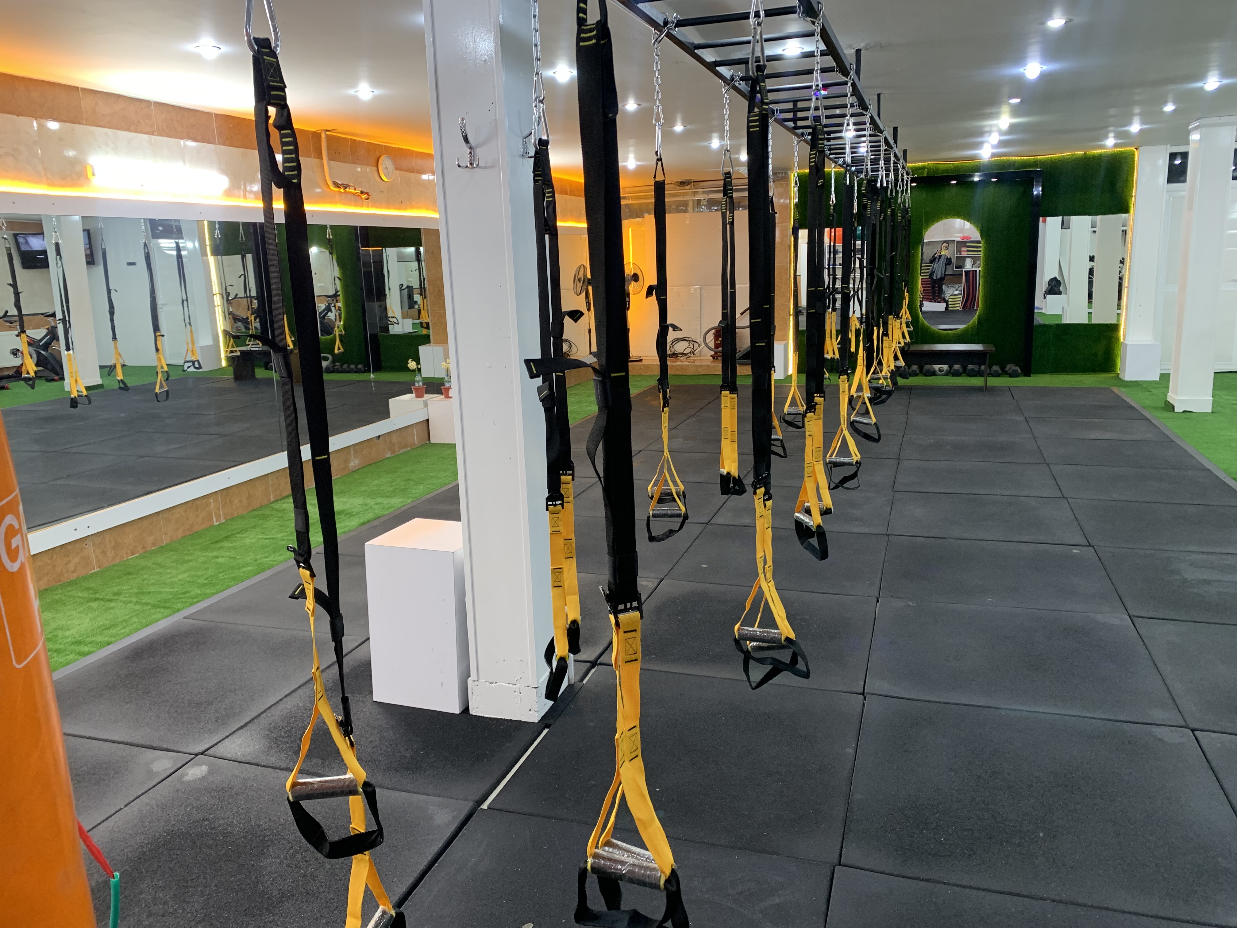 باشگاه بانوان اِلین