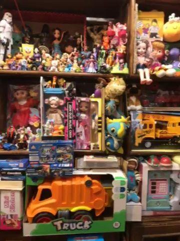 گالری رنگارنگ فروشگاه اسباب بازی