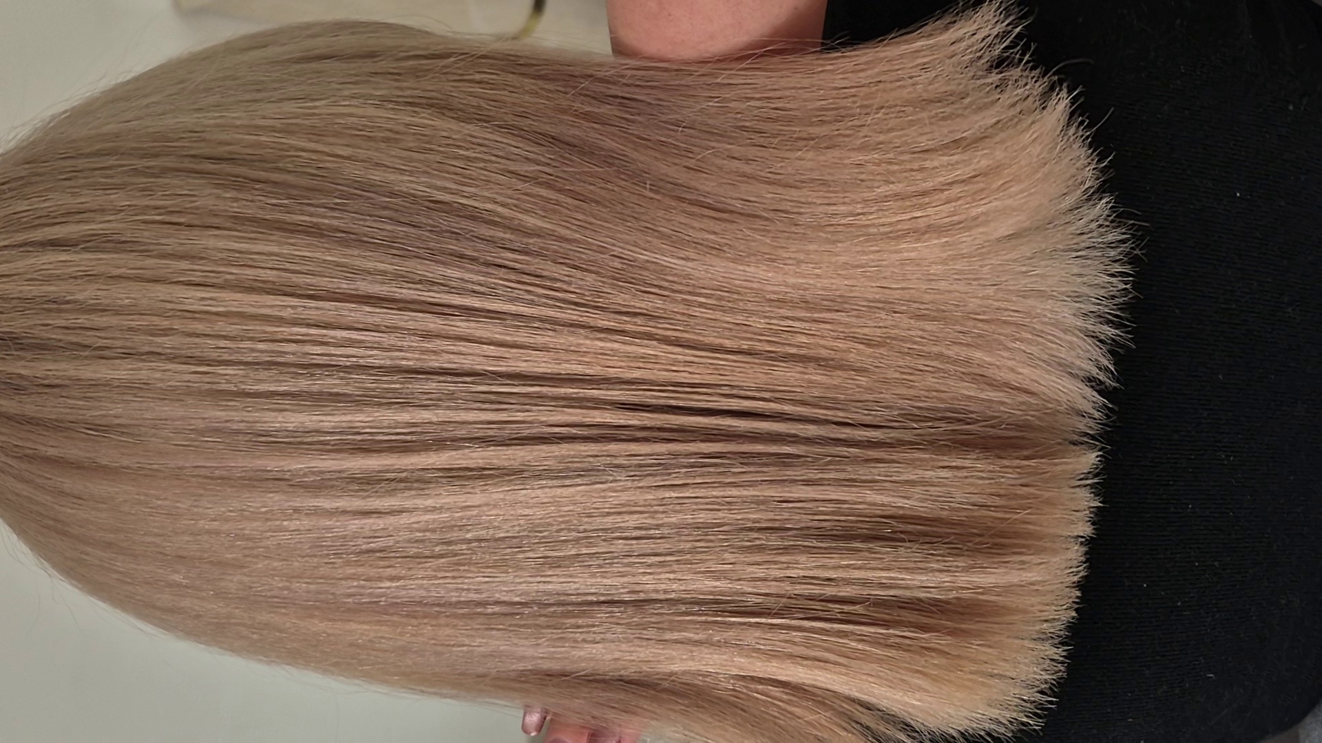 هرکالریست و تراپیست مو حرفه ای سهیلا