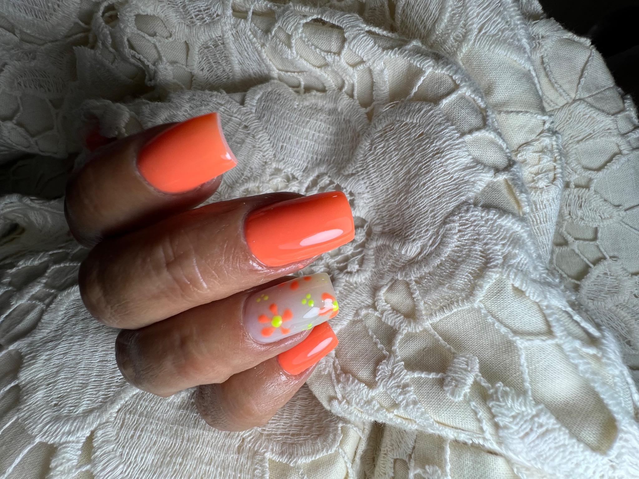 ناخنکار و پدیکوریست